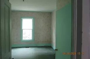215 E Maple St, Mount Olive, NC 28365 - Photo 4