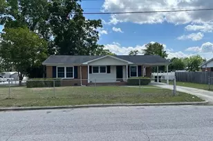 1412 McArthur St, Lumberton, NC 28358 - Photo 2