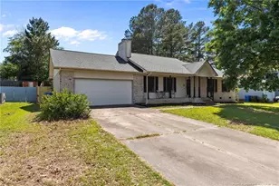 7657 Southbend Dr, Fayetteville, NC 28314 - Photo 2