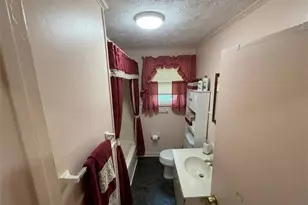 2023 Newark Ave, Fayetteville, NC 28301 - Photo 6