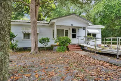 1006 James Street, Elizabethtown, NC 28337 - Photo 2