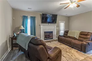 5528 Mountain Run Dr, Hope Mills, NC 28348 - Photo 8