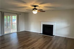346 Cresthaven Dr, Sanford, NC 27332 - Photo 2