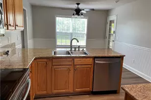 346 Cresthaven Dr, Sanford, NC 27332 - Photo 6
