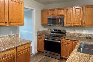 346 Cresthaven Dr, Sanford, NC 27332 - Photo 4
