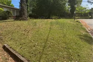 2224 Mirror Lake Dr Dr, Fayetteville, NC 28303 - Photo 2
