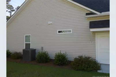 210 Oak Pointe Circle, Lumberton, NC 28358 - Photo 6