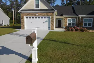 210 Oak Pointe Circle, Lumberton, NC 28358 - Photo 2