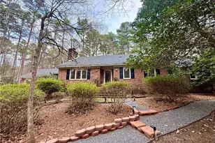 1963 Wedgewood Dr, Sanford, NC 27332 - Photo 2