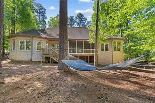 570 Broadmoor Ct, Sanford, NC 27332 - Photo 2