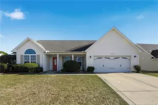 2142 Queen Elizabeth Ln, Hope Mills, NC 28348 - Photo 2