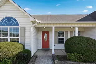 2142 Queen Elizabeth Ln, Hope Mills, NC 28348 - Photo 4