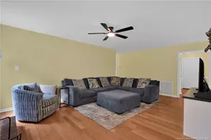 6208 Lakeway Dr, Fayetteville, NC 28306 - Photo 8