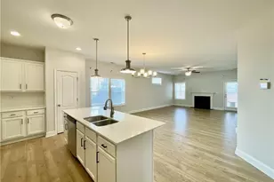 279 Cromwell Ct, Raeford, NC 28376 - Photo 4