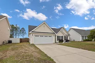 3624 Crosswinds Dr, Hope Mills, NC 28348 - Photo 4