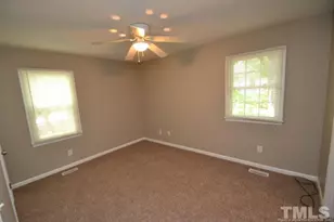 7801 Fairmont Ct, Raleigh, NC 27615 - Photo 8
