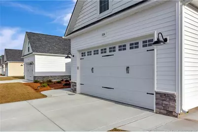 204 Oak Pointe Circle, Lumberton, NC 28358 - Photo 4