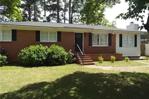 5101 N Sumac Cir, Fayetteville, NC 28304 - Photo 2