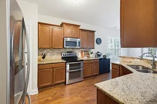 135 Valley Stream Rd, Spring Lake, NC 28390 - Photo 10