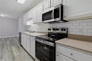 401 Meadowland Ct, Hope Mills, NC 28348 - Photo 16