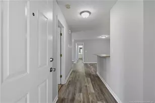 401 Meadowland Ct, Hope Mills, NC 28348 - Photo 4