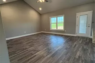 1102 W Carthage Rd, Lumberton, NC 28360 - Photo 10