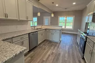1102 W Carthage Rd, Lumberton, NC 28360 - Photo 14