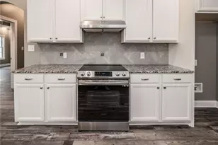 1102 W Carthage Rd, Lumberton, NC 28360 - Photo 16