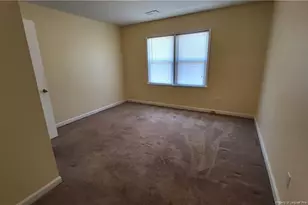 524 W 17th St, Lumberton, NC 28358 - Photo 4