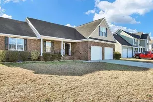 5913 Blue Sky Ln, Hope Mills, NC 28348 - Photo 2