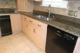 202 Walnut Cove Dr, Lumberton, NC 28358 - Photo 10