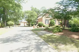 202 Walnut Cove Dr, Lumberton, NC 28358 - Photo 4