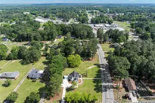 608 N East St, Roseboro, NC 28382 - Photo 8