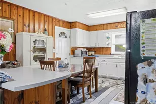 409 N 4th St, Saint Pauls, NC 28384 - Photo 10