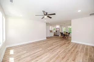 115 N 10th St, Sanford, NC 27330 - Photo 4