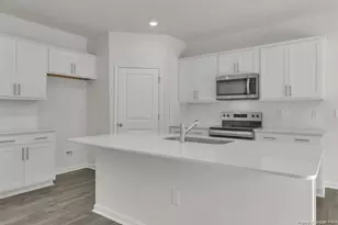 718 Lazy Elm Ln, Aberdeen, NC 28315 - Photo 6