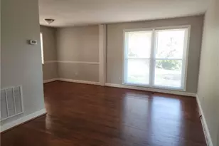 469 McBain Dr, Fayetteville, NC 28303 - Photo 2