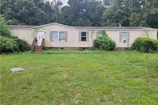 881 Precision Ct, Hope Mills, NC 28348 - Photo 2