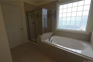 321 Gallery Dr, Spring Lake, NC 28390 - Photo 4