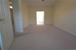 321 Gallery Dr, Spring Lake, NC 28390 - Photo 6