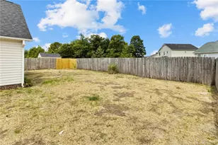 1424 Avoncroft Dr, Fayetteville, NC 28306 - Photo 36