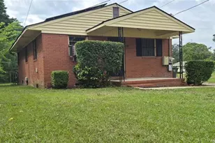 909 Rochester Dr, Fayetteville, NC 28305 - Photo 1