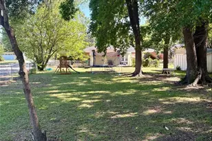 1395 E 7th St, Lumberton, NC 28358 - Photo 4