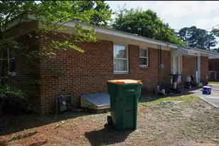 1395 E 7th St, Lumberton, NC 28358 - Photo 2