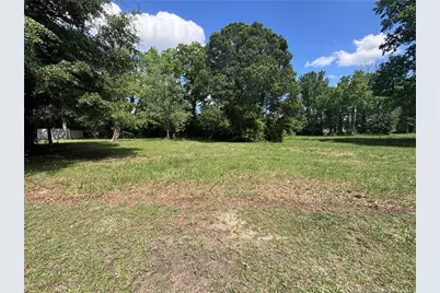 305 S Seneca Street, Lumberton, NC 28358 - Photo 6