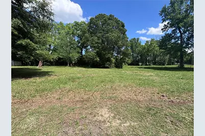 305 S Seneca Street, Lumberton, NC 28358 - Photo 1