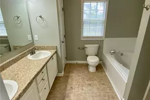 8229 Foxtrail Dr, Fayetteville, NC 28311 - Photo 10