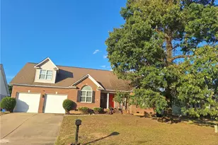 1941 Abbeydale Ln, Fayetteville, NC 28304 - Photo 1