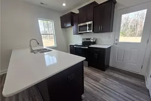 164 Jenkins St, Dunn, NC 28334 - Photo 6
