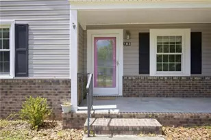 103 Woodrow St, Tabor City, NC 28463 - Photo 2